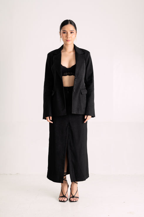 Metropolitan Series: Suit in Black