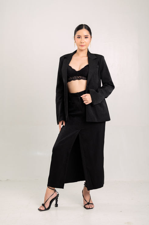 Metropolitan Series: Suit in Black