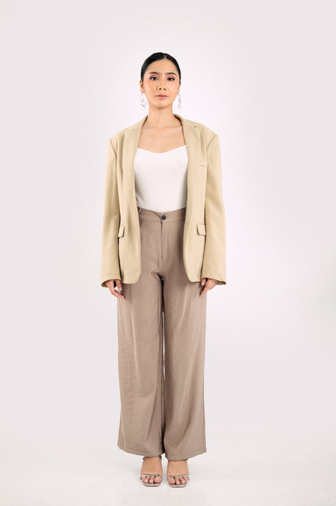 Metropolitan Series: Suit in Beige