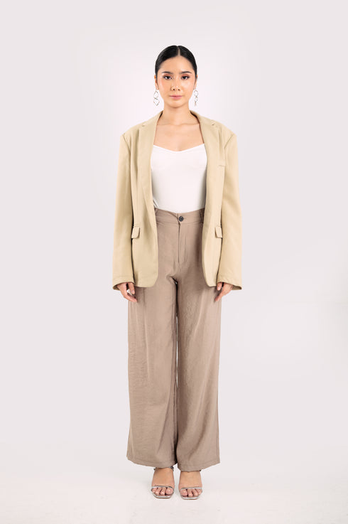 Metropolitan Series: Suit in Beige