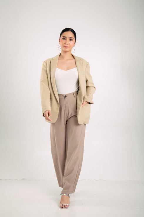 Metropolitan Series: Suit in Beige