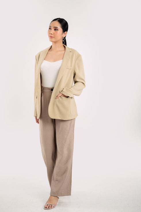 Metropolitan Series: Suit in Beige