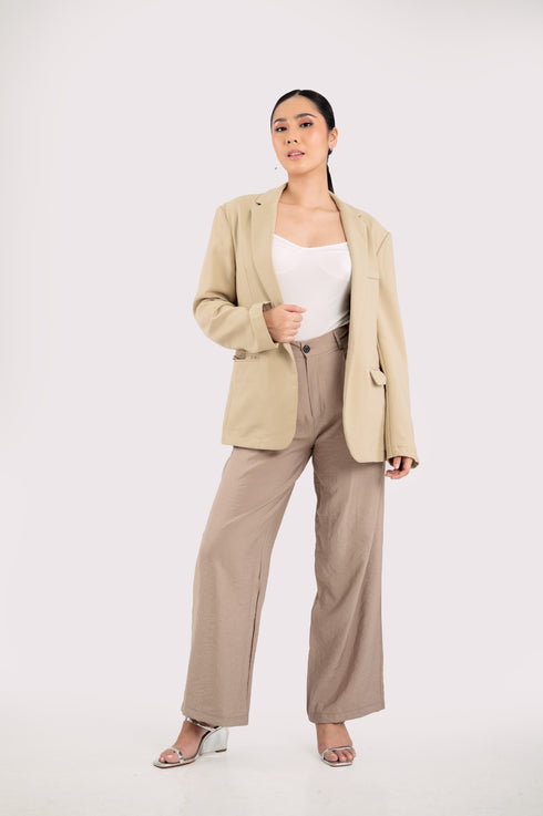 Metropolitan Series: Suit in Beige