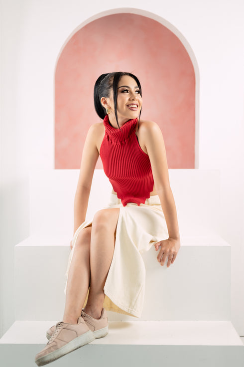 GS Gen Z: Backless Knitted Top