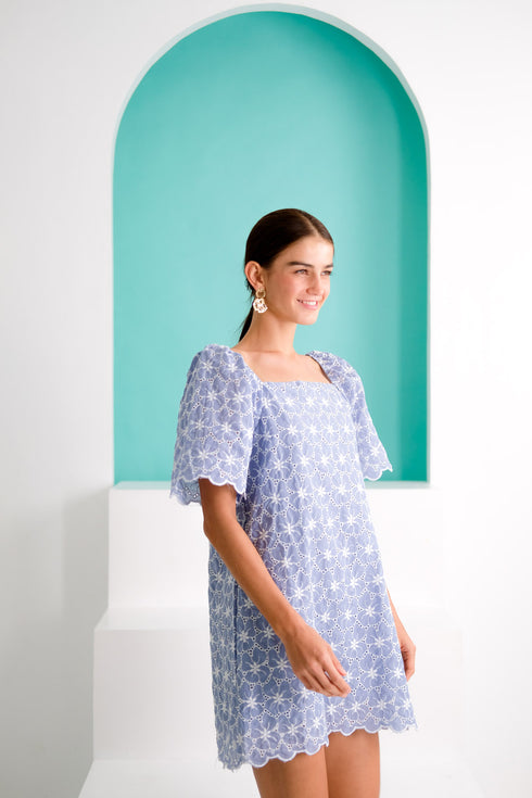 Easy Breezy: Jennifer