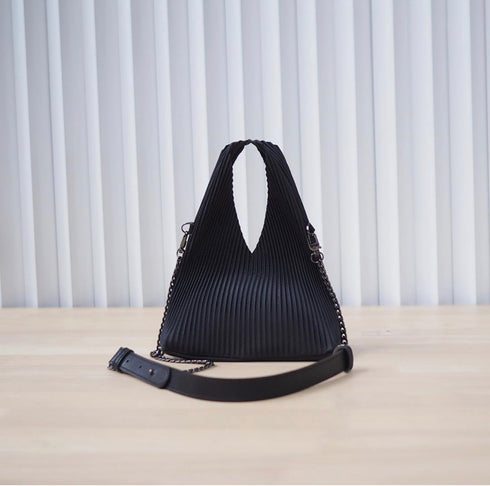 NEW: Repleat Bag Hobo Petite Edition