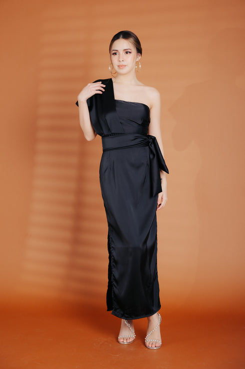 Alhambra x GS: The Giovanni Long Gown in Black