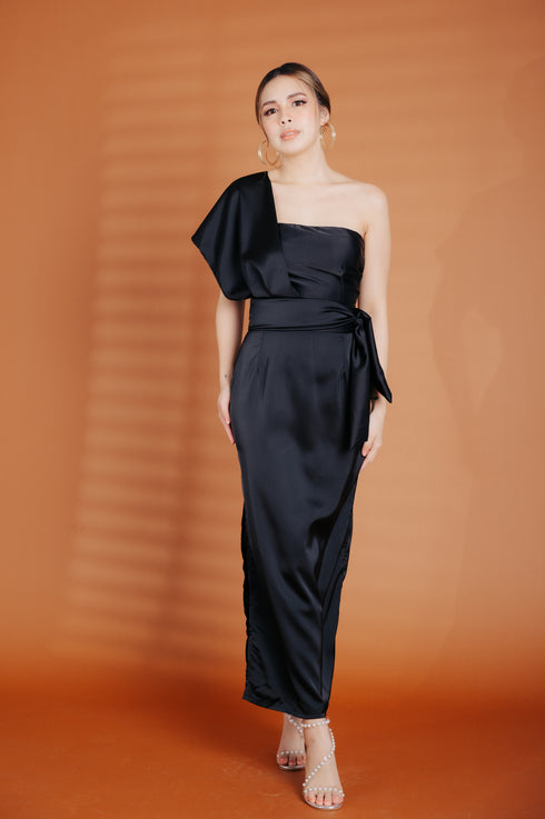 Alhambra x GS: The Giovanni Long Gown in Black