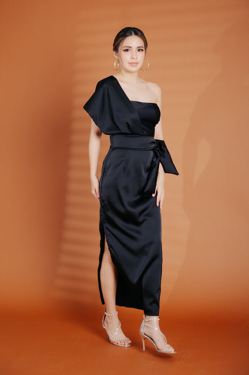 Alhambra x GS: The Giovanni Long Gown in Black