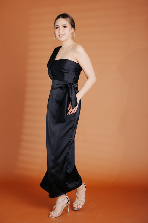 Alhambra x GS: The Giovanni Long Gown in Black