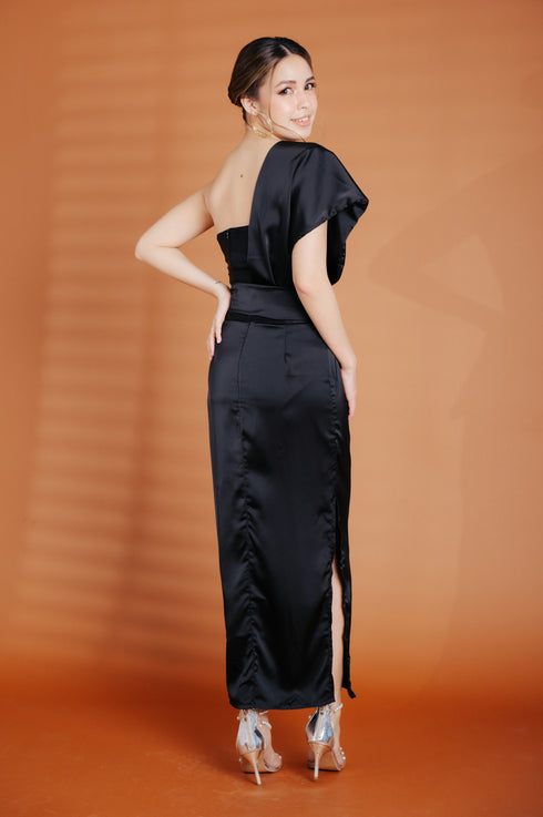 Alhambra x GS: The Giovanni Long Gown in Black